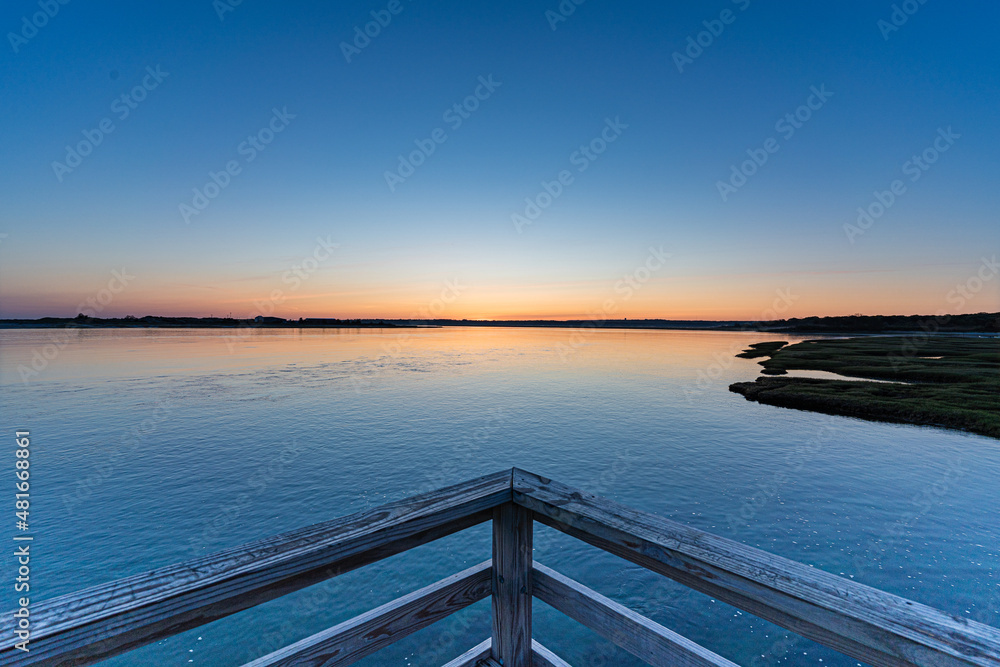 Fototapeta premium sunrise bass hole