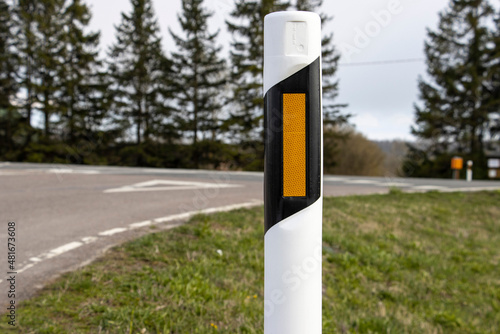 Road safety sign reflective delineator post