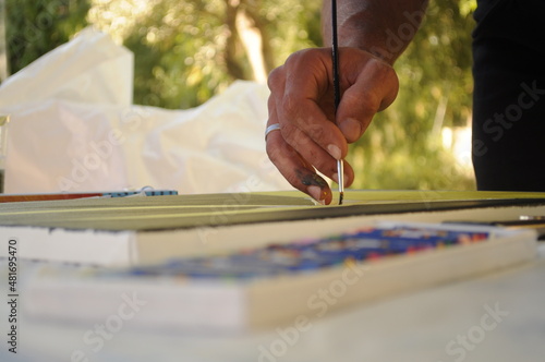 artist paint a painting