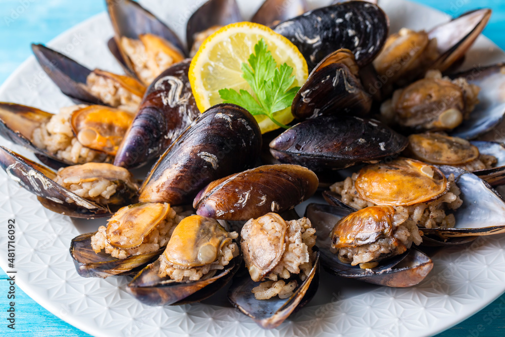 Turkish Street Food Stuffed Mussels with Lemon - Midye Dolma Turkish Street Food Stuffed Mussels with Lemon - Midye Dolma