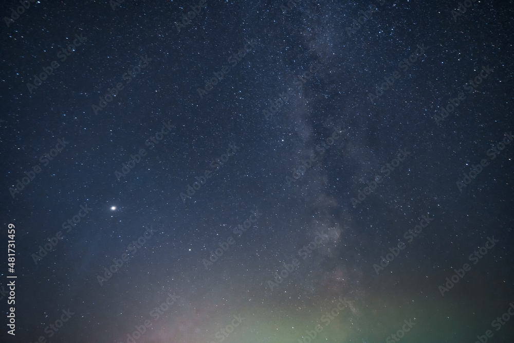 Obraz premium 天の川を見上げる (日本 - 北海道 - 初山別みさき台公園キャンプ場)