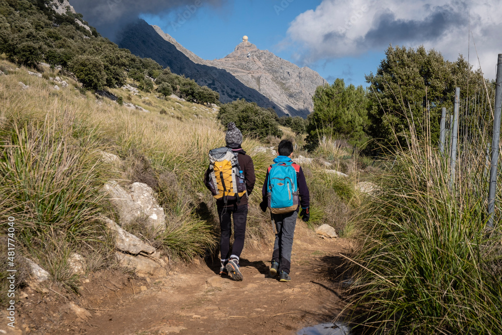 two hikers, Coma de Son Torrella, Fornalutx, Mallorca, Balearic Islands, Spain
