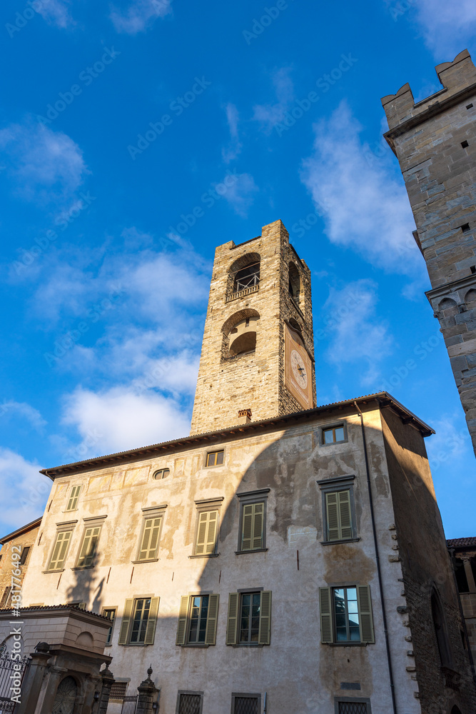 Historic palaces in the upper town of Bergamo, Palazzo del Podesta, XII century with the bell tower called Campanone and the Palazzo della Ragione, 1183-1198. Piazza del Duomo, Lombardy, Italy, Europe
