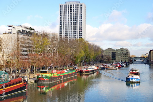 P  niches sur le Canal de l Ourcq. Paris.
