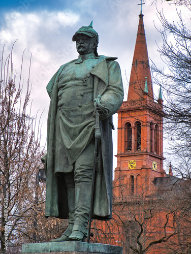 Fototapeta Denkmal des Kanzlers des Deutschen Reichs Otto von Bismarck in Höchst am Main mi