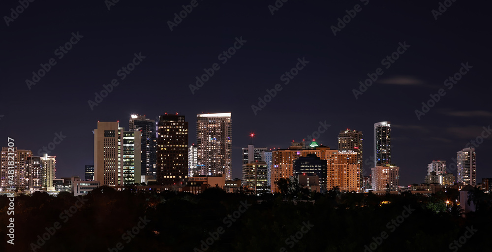 Night view of Fort Lauderdale downtown skyline.