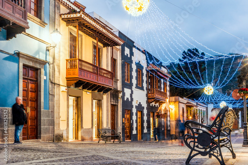 Obraz na płótnie Illuminated main street in Teror, Gran Canaria, Canary Islands, Spain w salonie