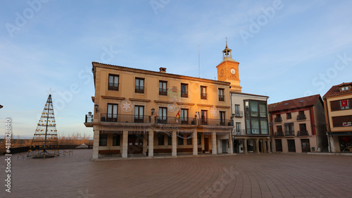 Ayuntamiento y Puerta de la Villa, Plaza Mayor, Almazán, Soria, Castilla y León, España.