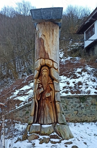 Фотография Totem patriarch carved in wood