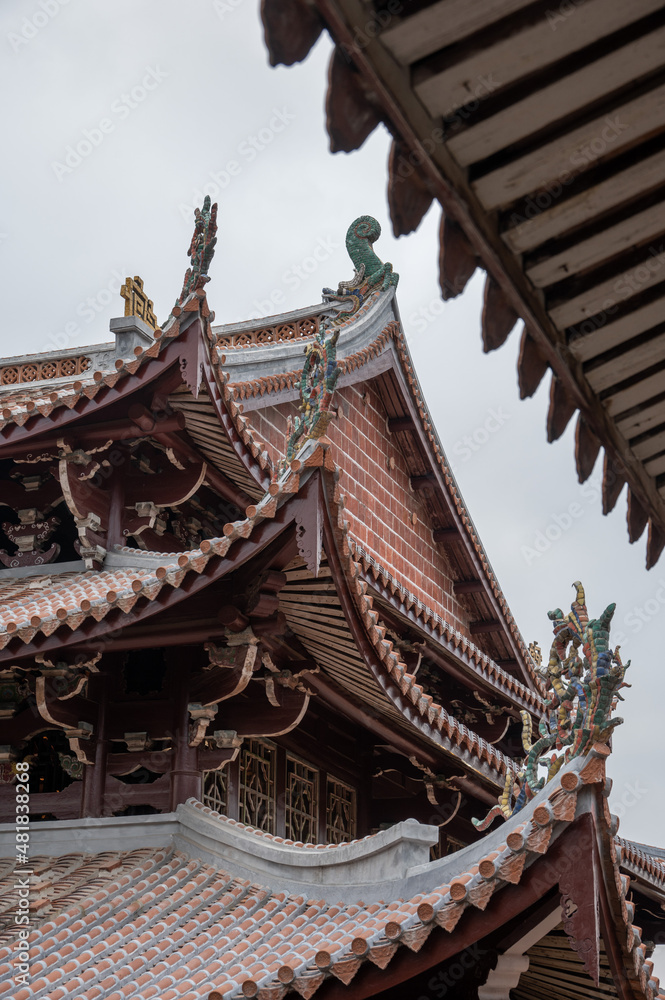 The roofs and eaves of traditional Chinese Temples
