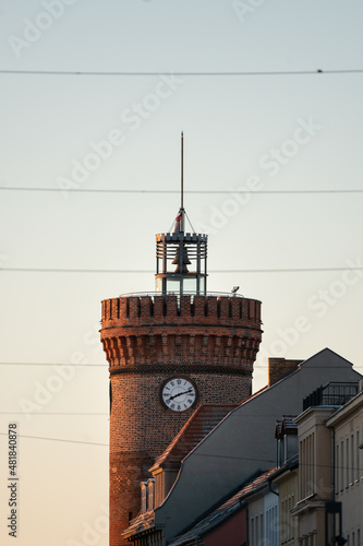 Spremberger Turm in Cottbus, Glockenturm mit Mast und Zinnen, Aussichtspunkt