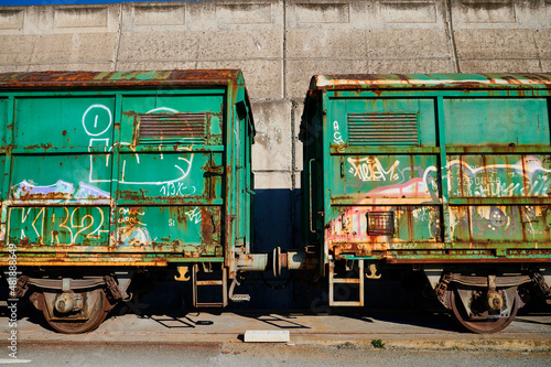 Detail of the abandoned train cars © Juanma