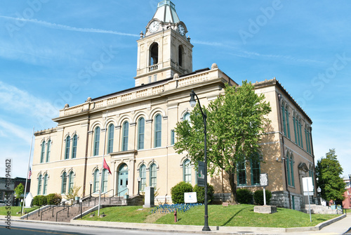 County Courthouse building 
in Springfield Tennessee