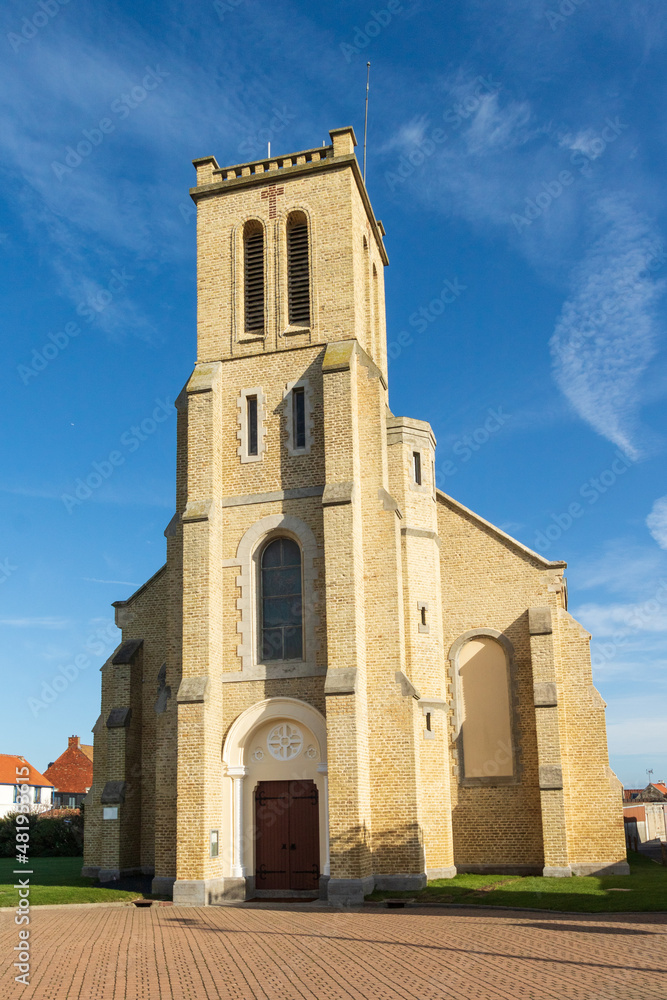 Fototapeta premium L'église Saint-Martin de Sangatte - Pas-de-Calais