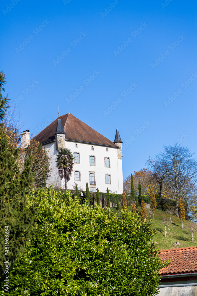 Château Etchaux au pays basque à Saint-Étienne-de-Baïgorry
