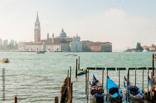 Venedig, venezianische Gondel, Gondel, Kanal, Gondelfahrt, Gondolieri, Canale Grande, Markusplatz, San Giorgio Maggiore, Touristen, Altstadt, Frühling, Italien