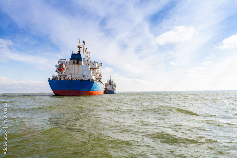 Bulk carrier cargo ships bunkered at sea Bulk carrier cargo ships bunkered at sea