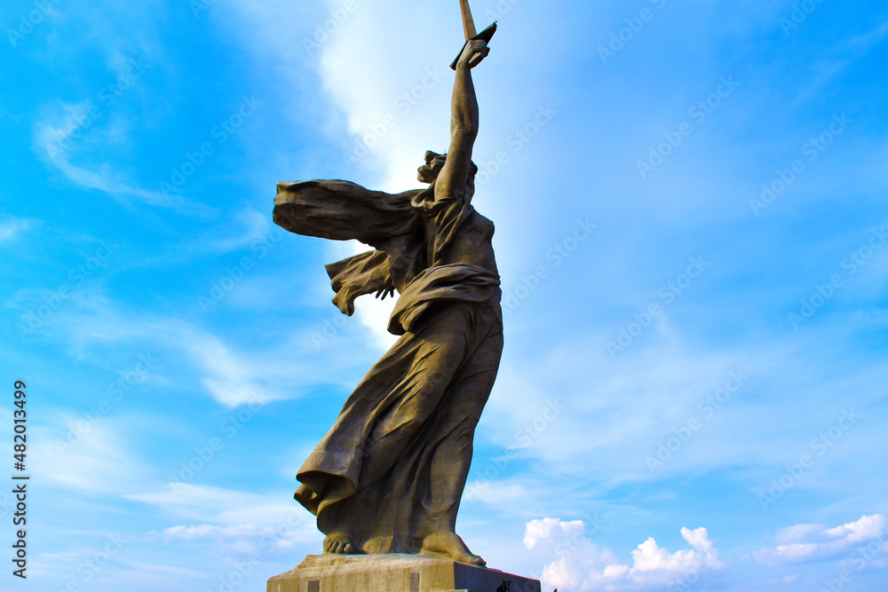 Obraz premium statue against the blue sky 