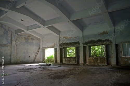 abandoned hall © sumit