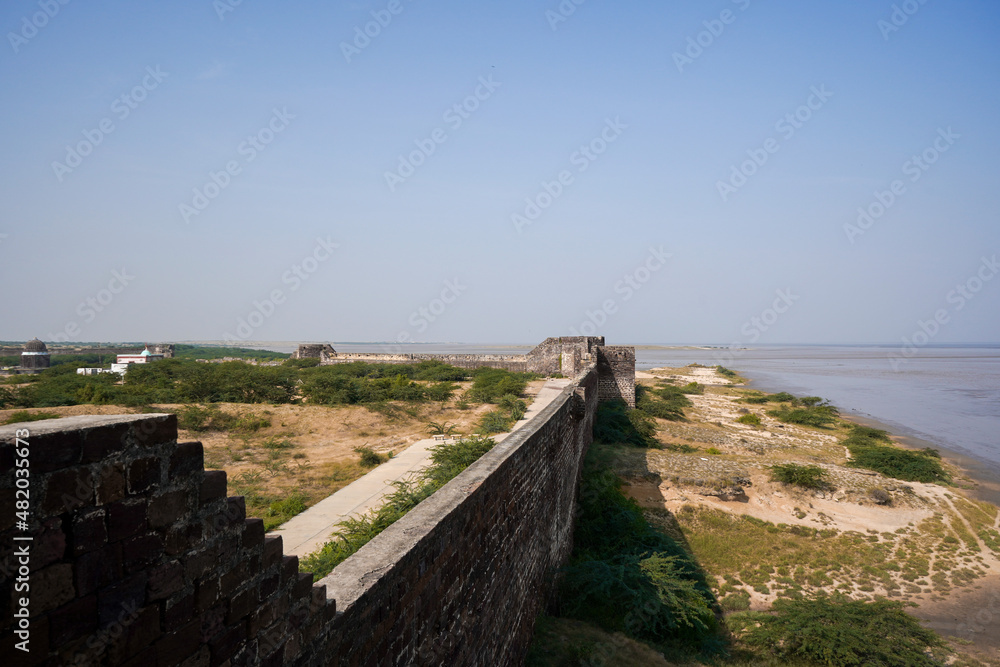 Fototapeta premium the great wall of lakhpat fort