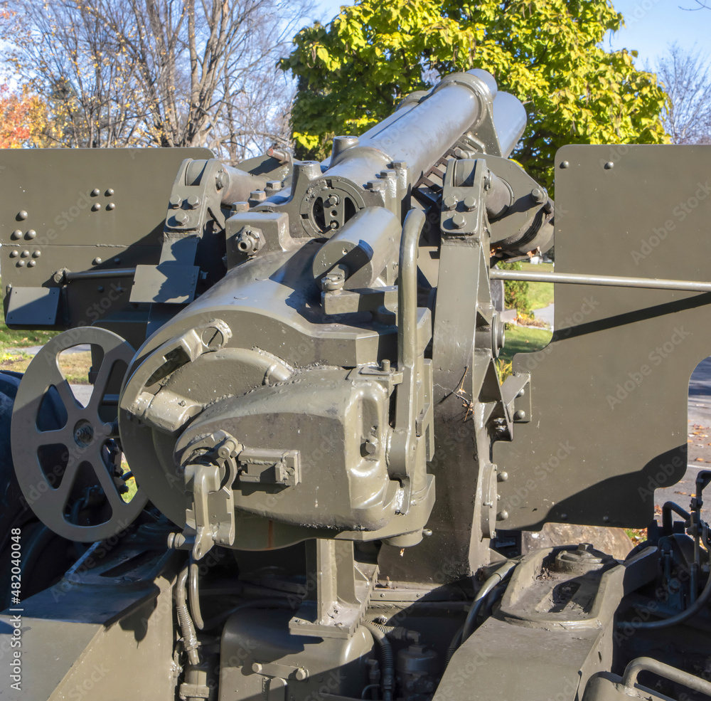 Breech and barrel of 155-MM C1 Medium Howitzer, nobody