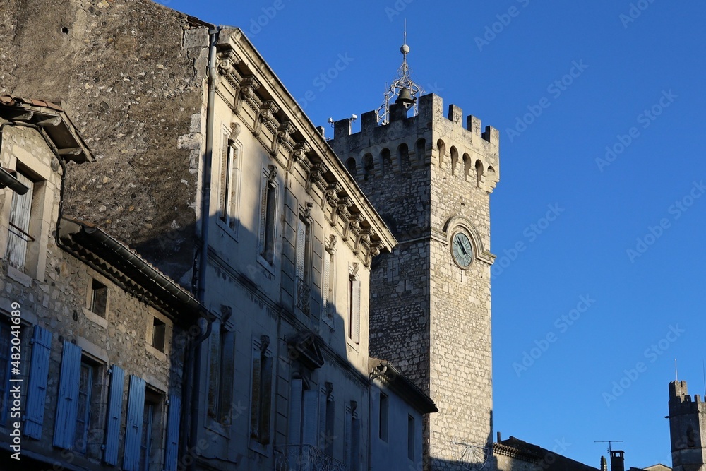 La tour de l'horloge, village de Viviers, département de l'Ardèche, France