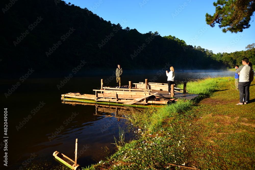 Φωτογραφία Beautiful landscapes of a lake in the mountains,Beautiful sky and river shore landscape