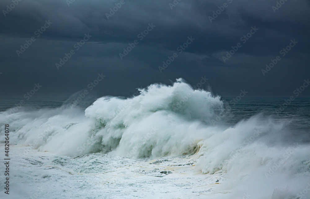 Huge waves on the Oregon coast near Depoe Bay during a winter storm