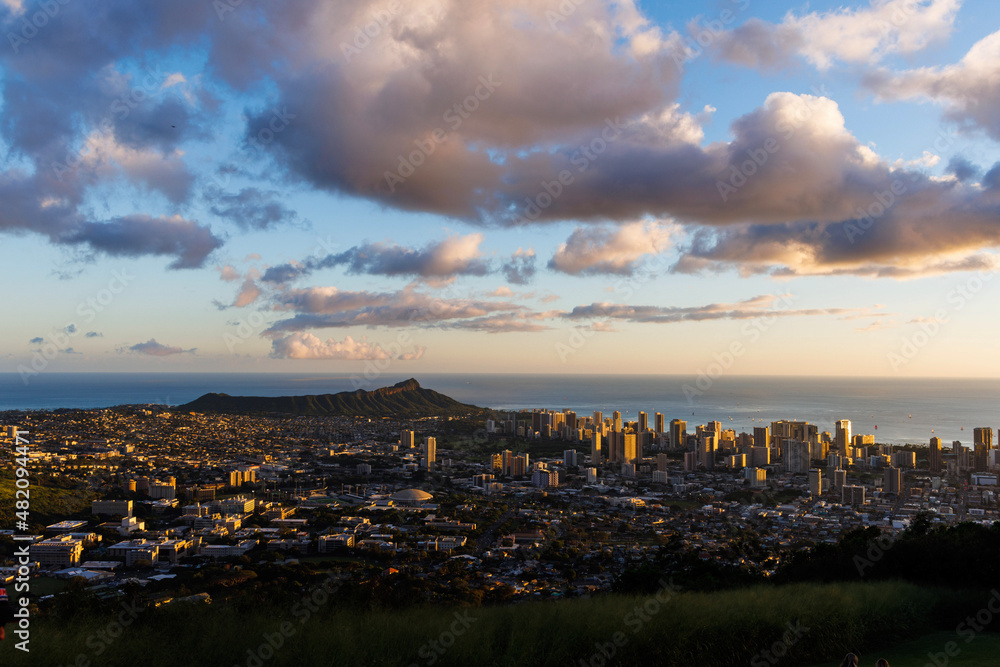 Obraz premium sunset over the city