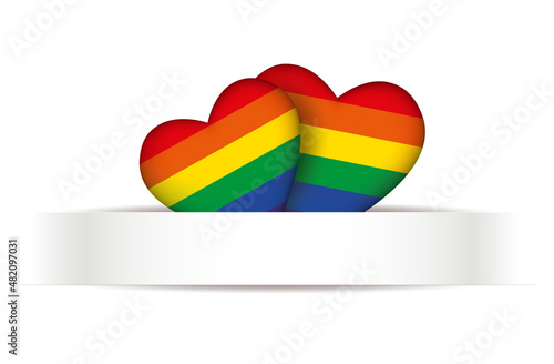 Herzen in Regenbogenfarben zum Valentinstag,
mit blanko Papierstreifen,
Vektor Illustration isoliert auf weißem Hintergrund
