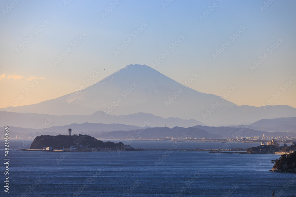 披露山公園から見た富士山と江ノ島