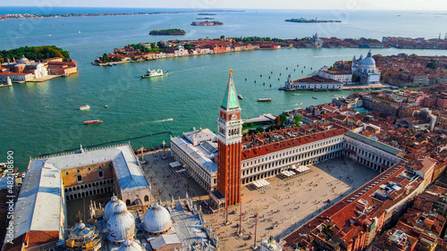 Stampa su tela Aerial view of Venice Rooftops and Saint Mark's Square