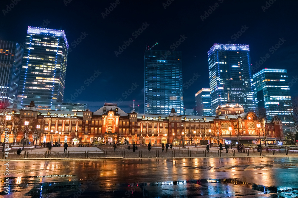 東京都 雪の日の東京駅 夜景（2022年1月6日）