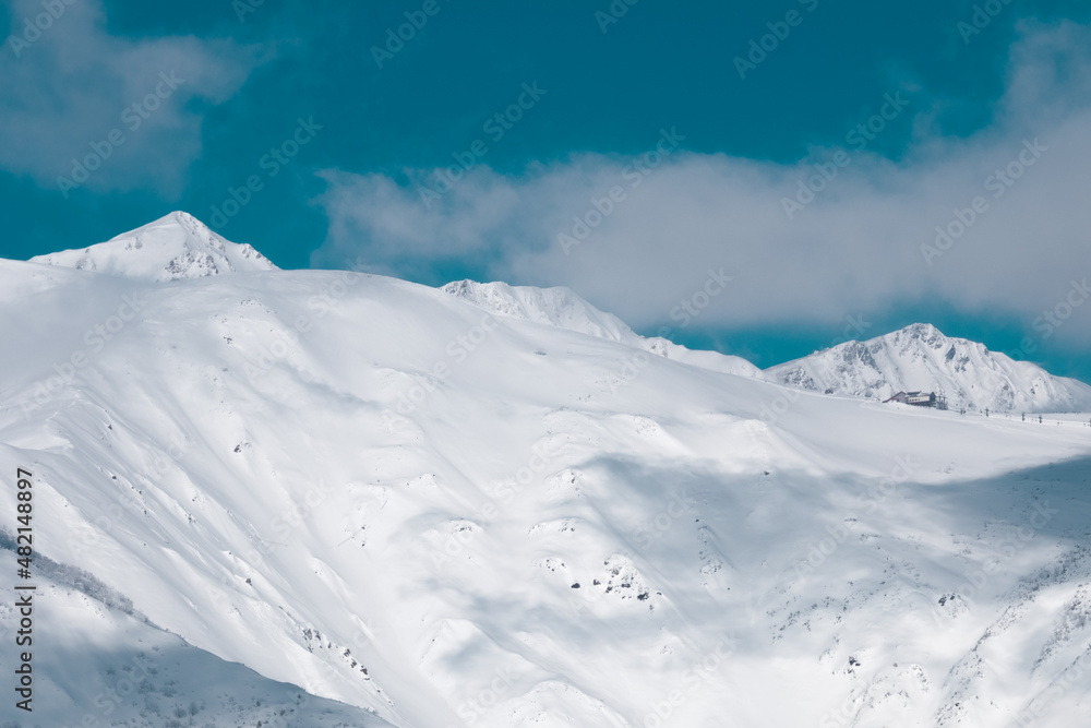 Obraz premium 美しい冬山の風景