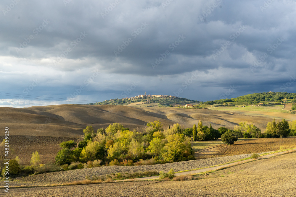 Fototapeta Beautiful scenic Tuscany landscape during the fall