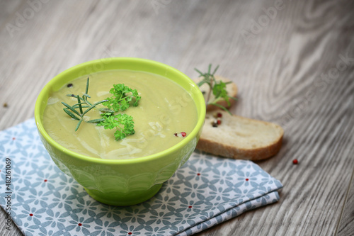 soupe de légume vert photo