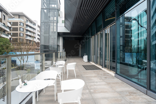 Fototapeta Naklejka Na Ścianę i Meble -  The open cafe in the square