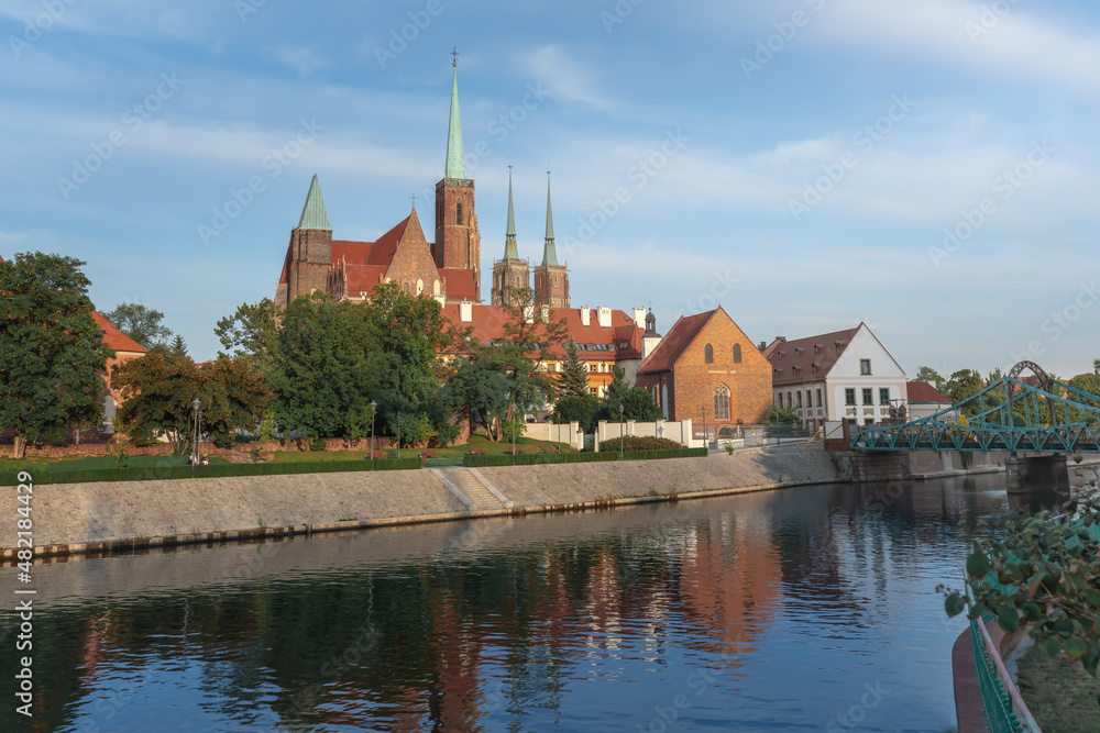 Obraz premium Cathedral Island (Ostrow Tumski) Skyline with Collegiate Church of the Holy Cross and Cathedral of St. John the Baptist - Wroclaw, Poland