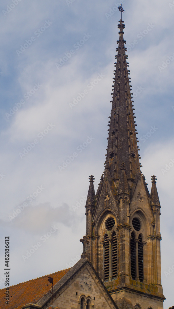 Vue rapprochée de l'église de Saint-Antonin-Noble-Val