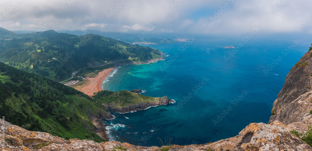 Panorámica desde el cabo Ogoño, Bizkaia Panorámica desde el cabo Ogoño, Bizkaia