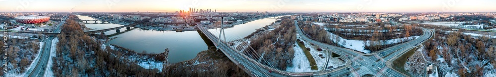 Panorama Warszawy z lotu ptaka, widok z drona