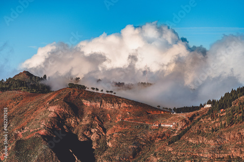 Nubes sobre las montañas