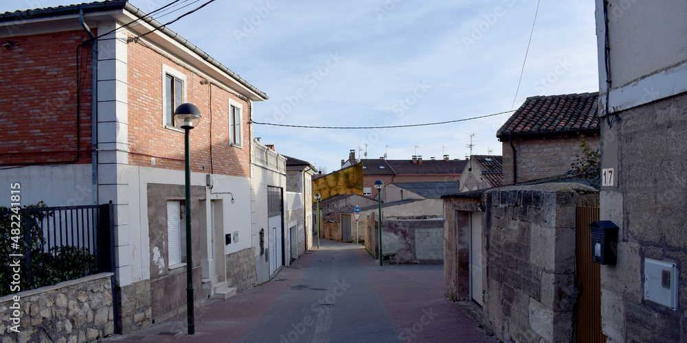Panorámica de casas de pueblos de Burgos, España.
