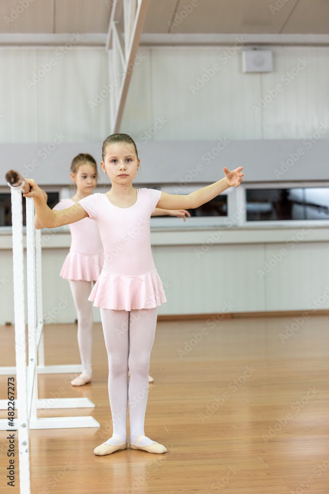 Ballet classe for kids and toddlers
