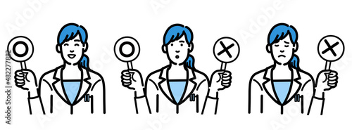 マルバツの札を持っている白衣を着た若い女性医師のセット
