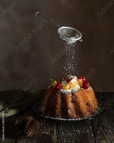 cupcake with powdered sugar
