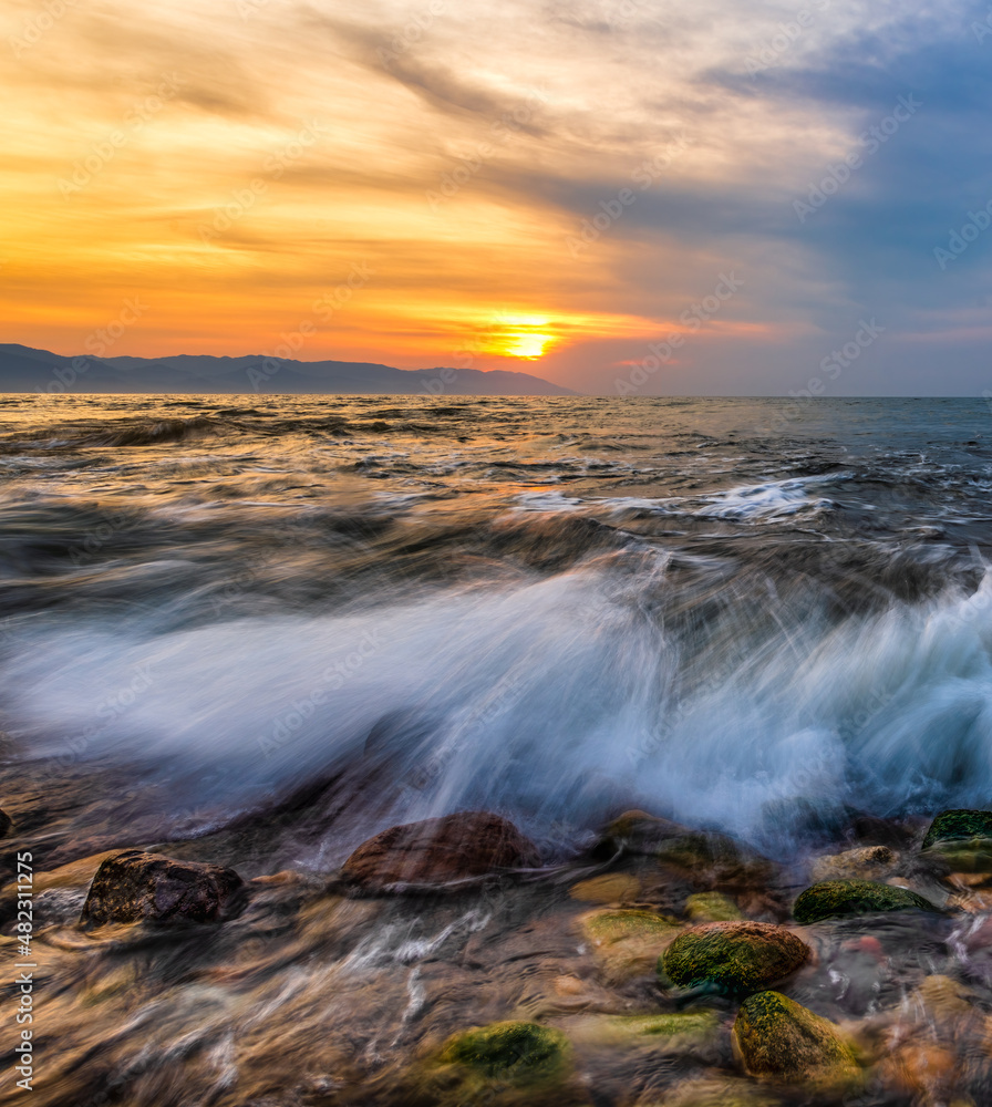 Fototapeta premium Landscape Ocean Sunset Seascape Vertical High Resolution