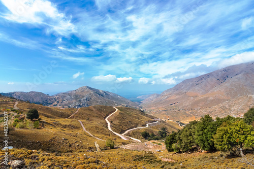 Bergstraße zur Lasithi-Hochebene im Hochland der griechischen Insel Kreta photo