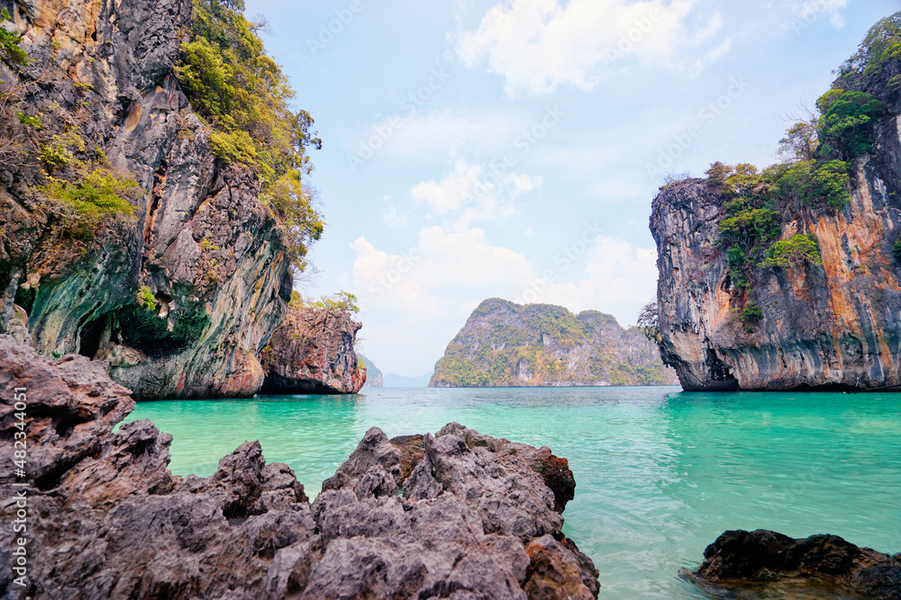 Fototapeta premium Beautiful landscape with rocks, cliffs, tropical beach. Hong Island, Thailand.
