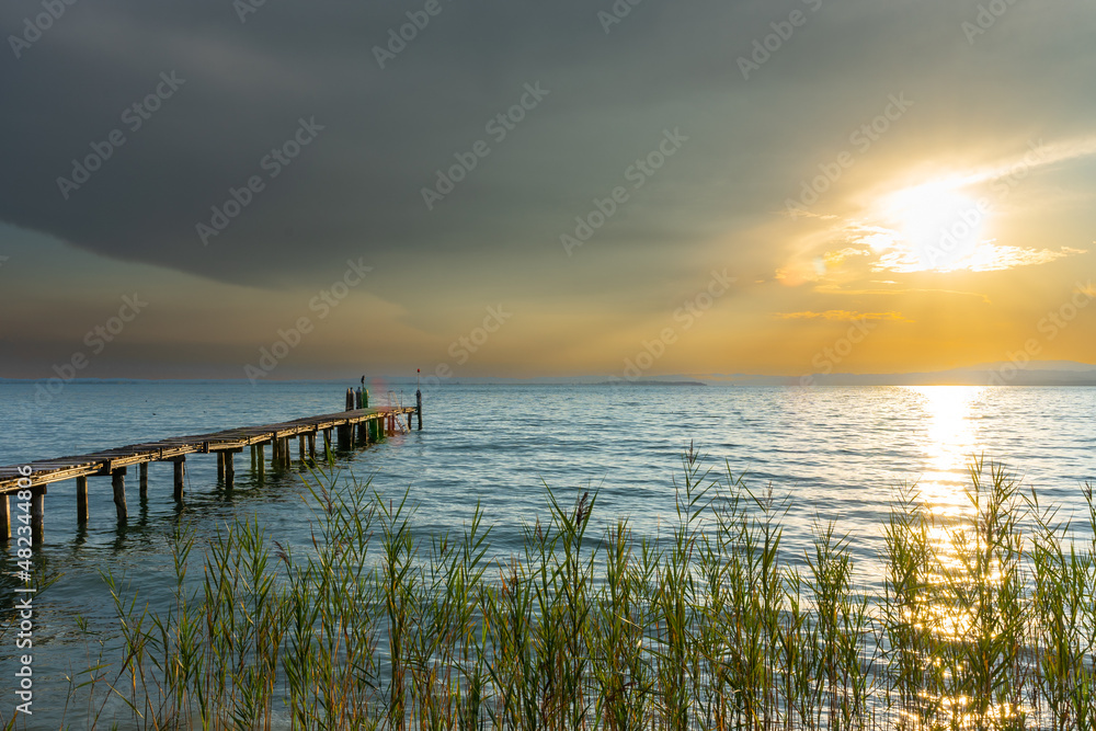 Obraz premium Sunset in Lazise on Lake Garda, Italy